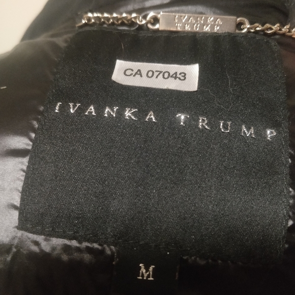 Ivanka Trump Puffer Jacket size M - Picture 4 of 7